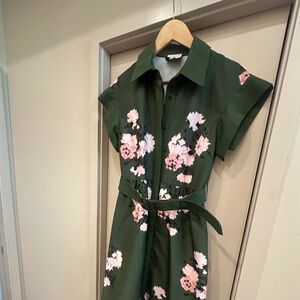 Tuckernuck (LIKE NEW) Chloe Olive and Pressed Powder Floral Dress